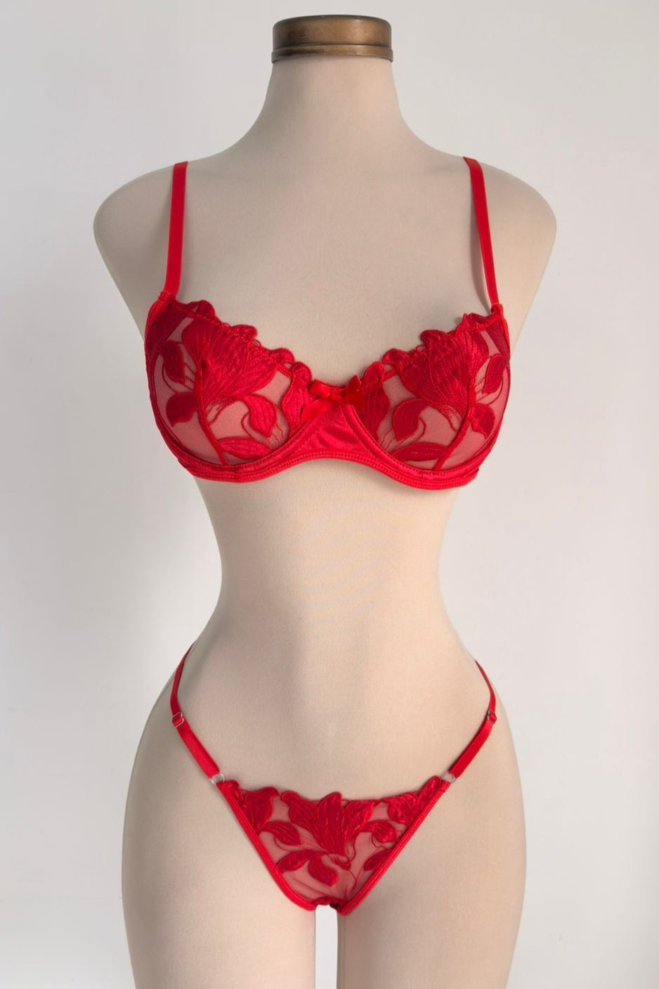 Conjunto de 2 piezas de lencería con sujetador con aros y bordado floral