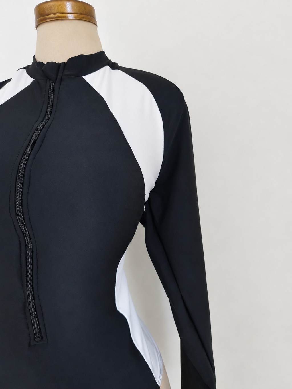 Traje de baño una pieza de color combinado con cremallera delantera - imagen 3