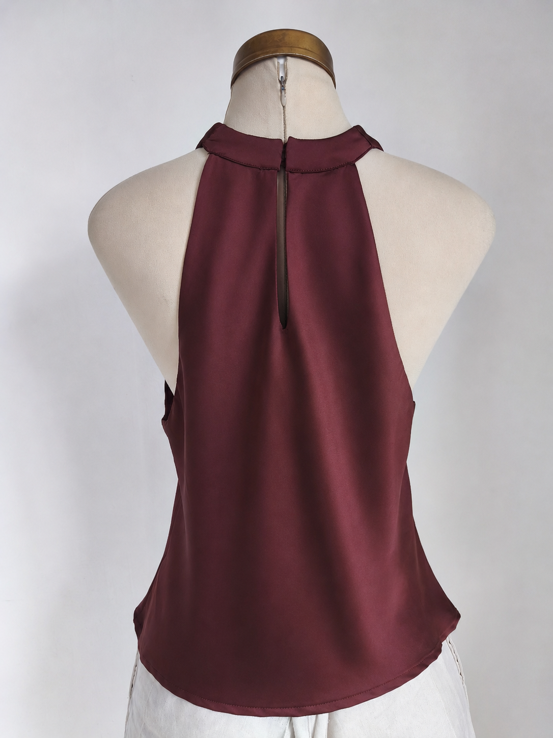 Blusa de satén con cuello halter - imagen 2
