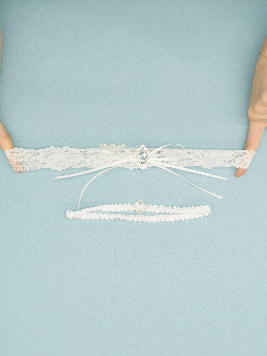 Conjunto de 2 piezas Liguero nupcial con decoración de strass y lazo - imagen 3