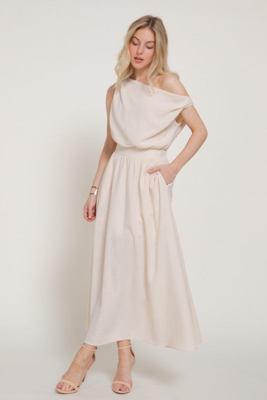 Vestido de corte A con escote asimétrico - imagen 3