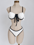 Bikini beige y negro con acabado de textura y tanga de hilo