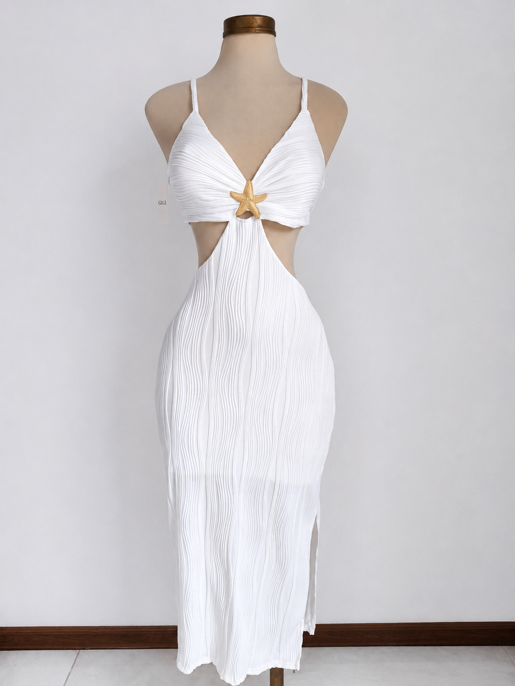 Vestido blanco para playa, con detalle de estrella - imagen 3