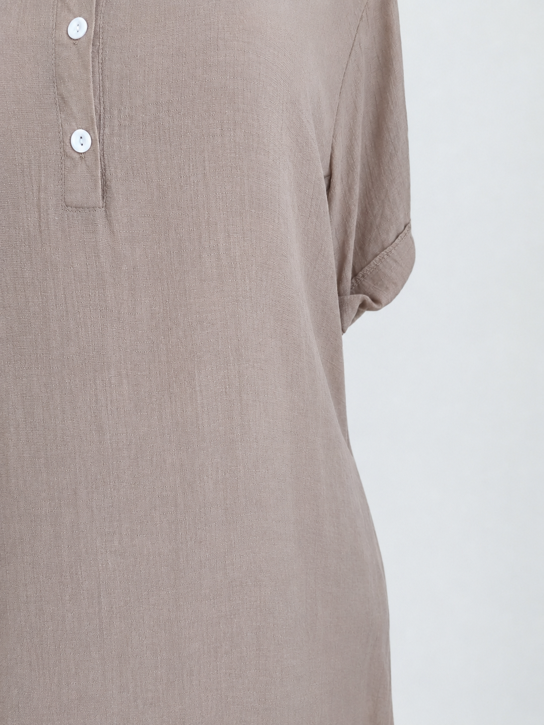 Salida de playa con cuello en V, color beige - imagen 3