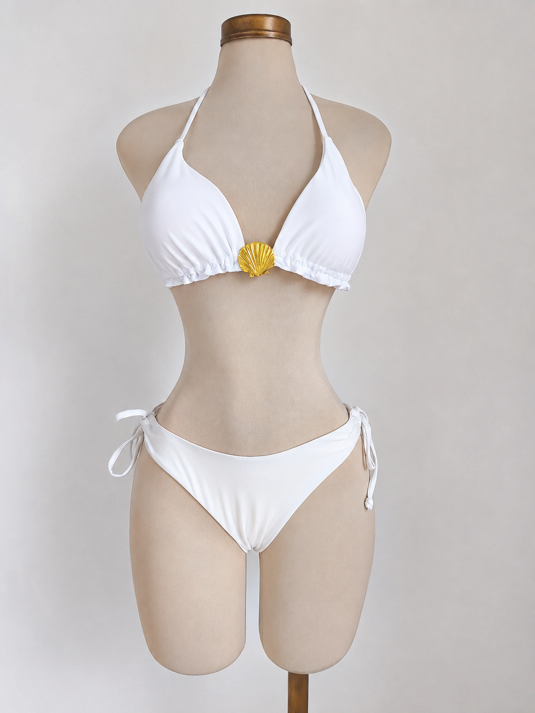 Traje de baño 2 piezas, blanco con decoración de concha dorada