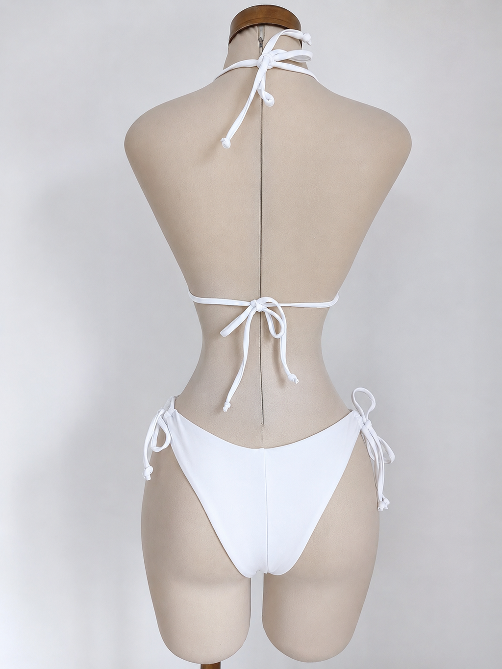 Traje de baño 2 piezas, blanco con decoración de concha dorada - imagen 2