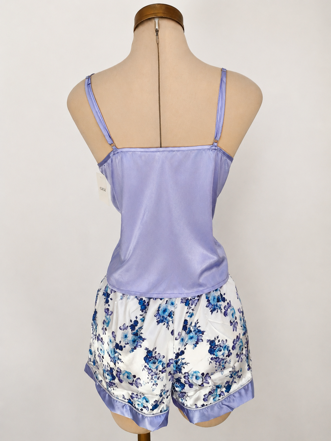 Conjunto de pijama con top de cami liso y pantalones cortos - imagen 2