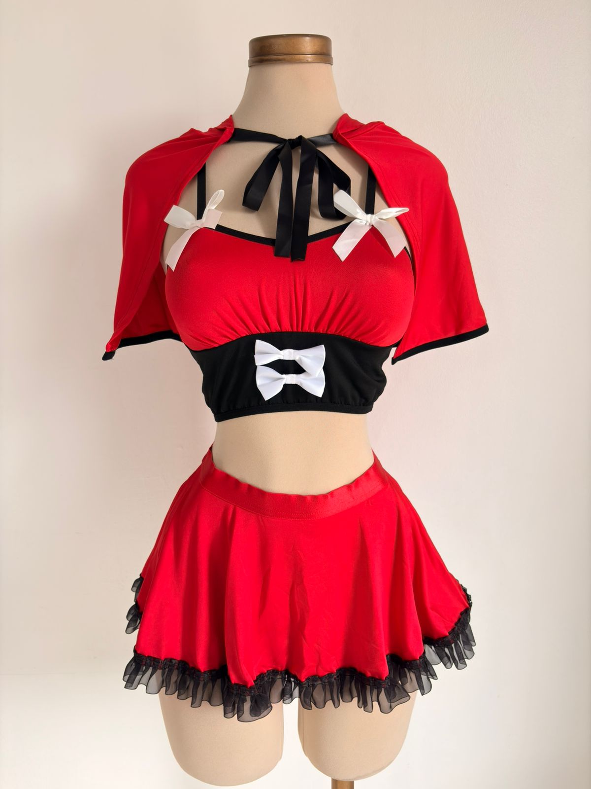 Conjunto de 3 piezas Disfraz de Caperucita Roja, capa, minifalda, rojo - imagen 3