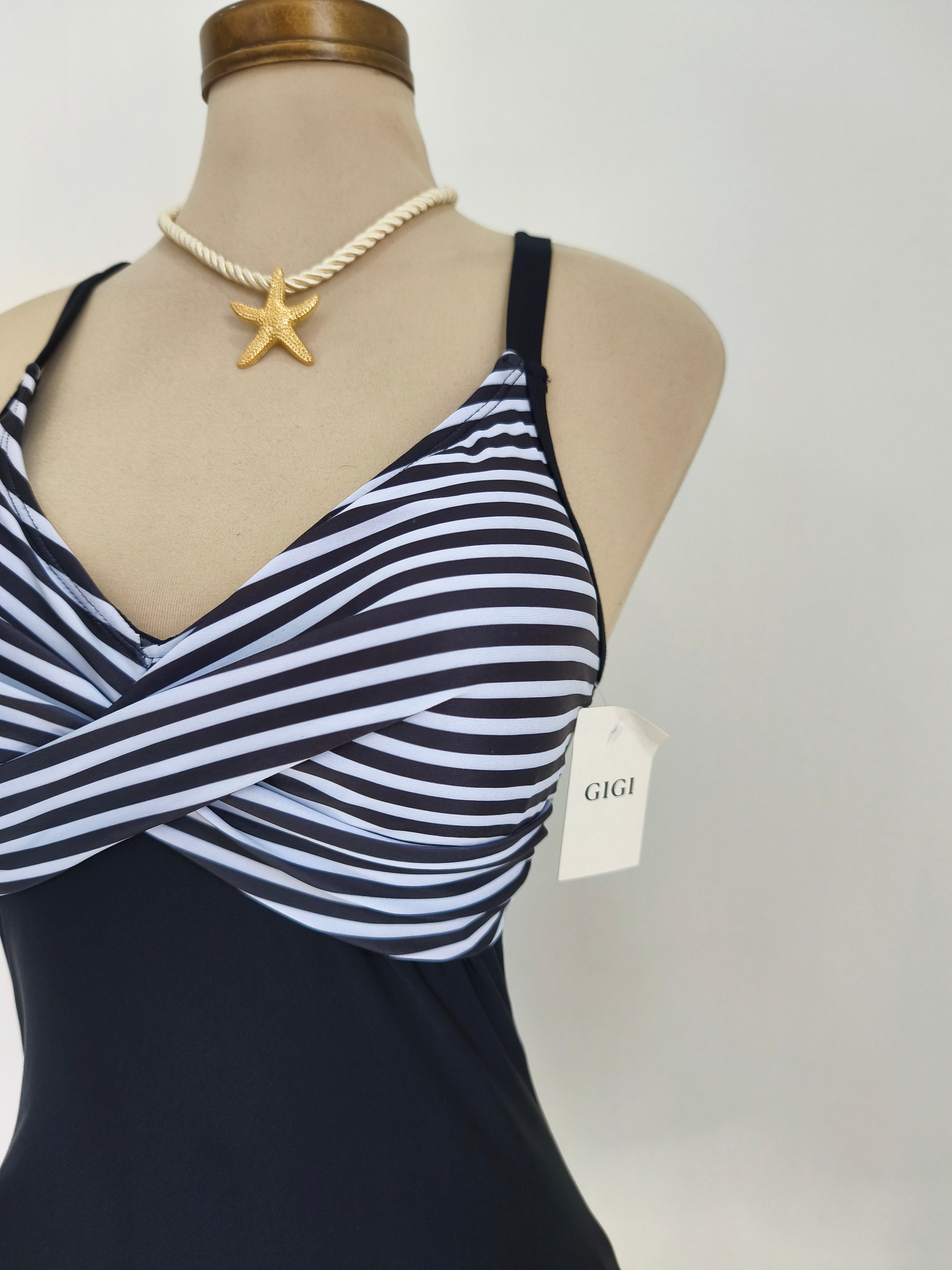 Traje de baño de 1 pieza a rayas Noir Riviera con ajuste en la espalda - imagen 3