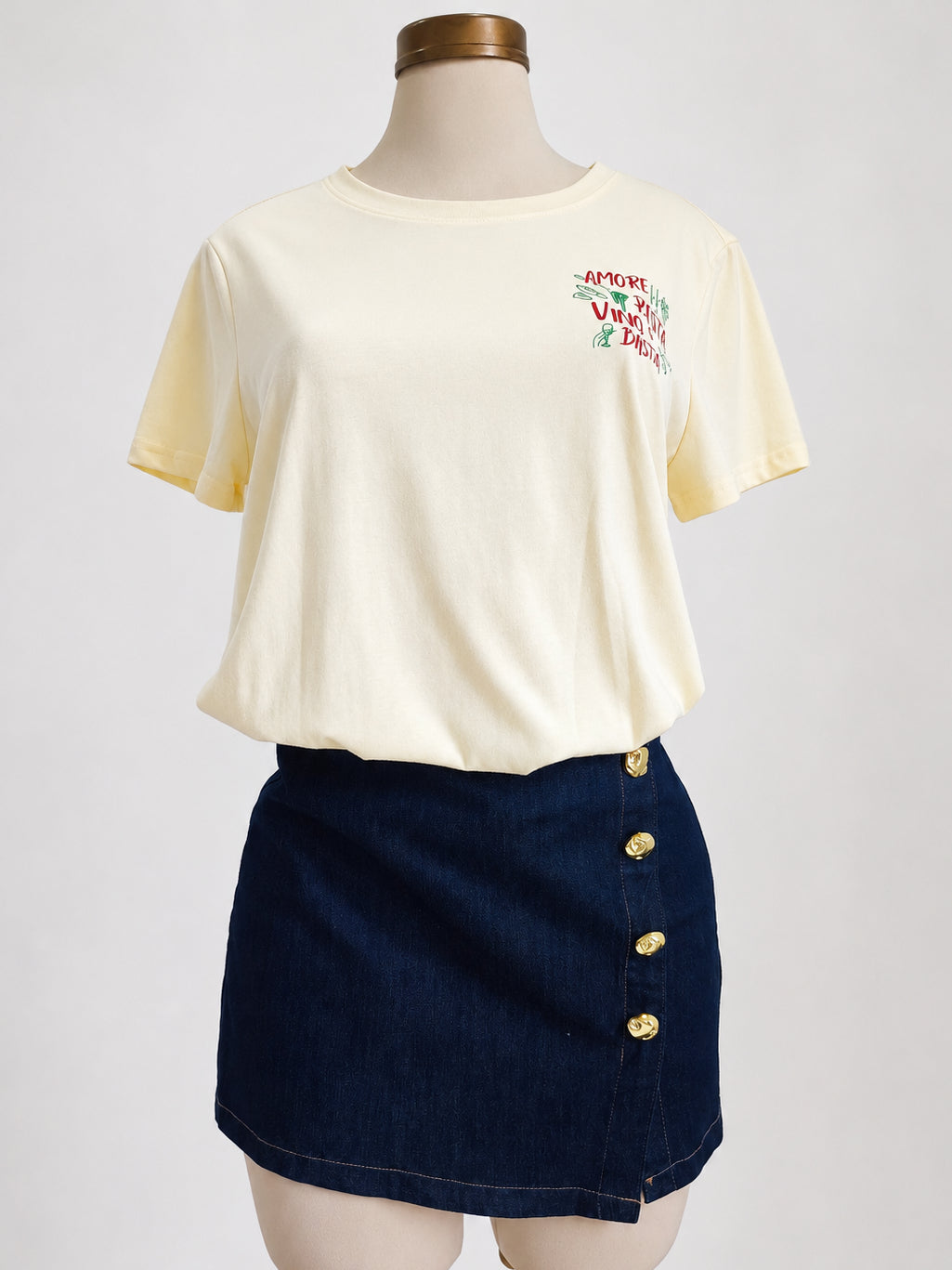 Camiseta de manga corta casual, color crema. Amore Pasta Vino e Basta
