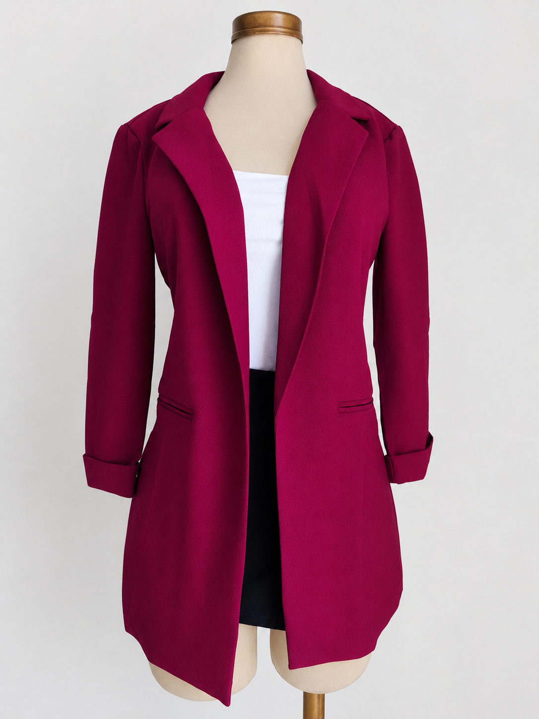 Blazer color vino larga básica con puños y frente abierto
