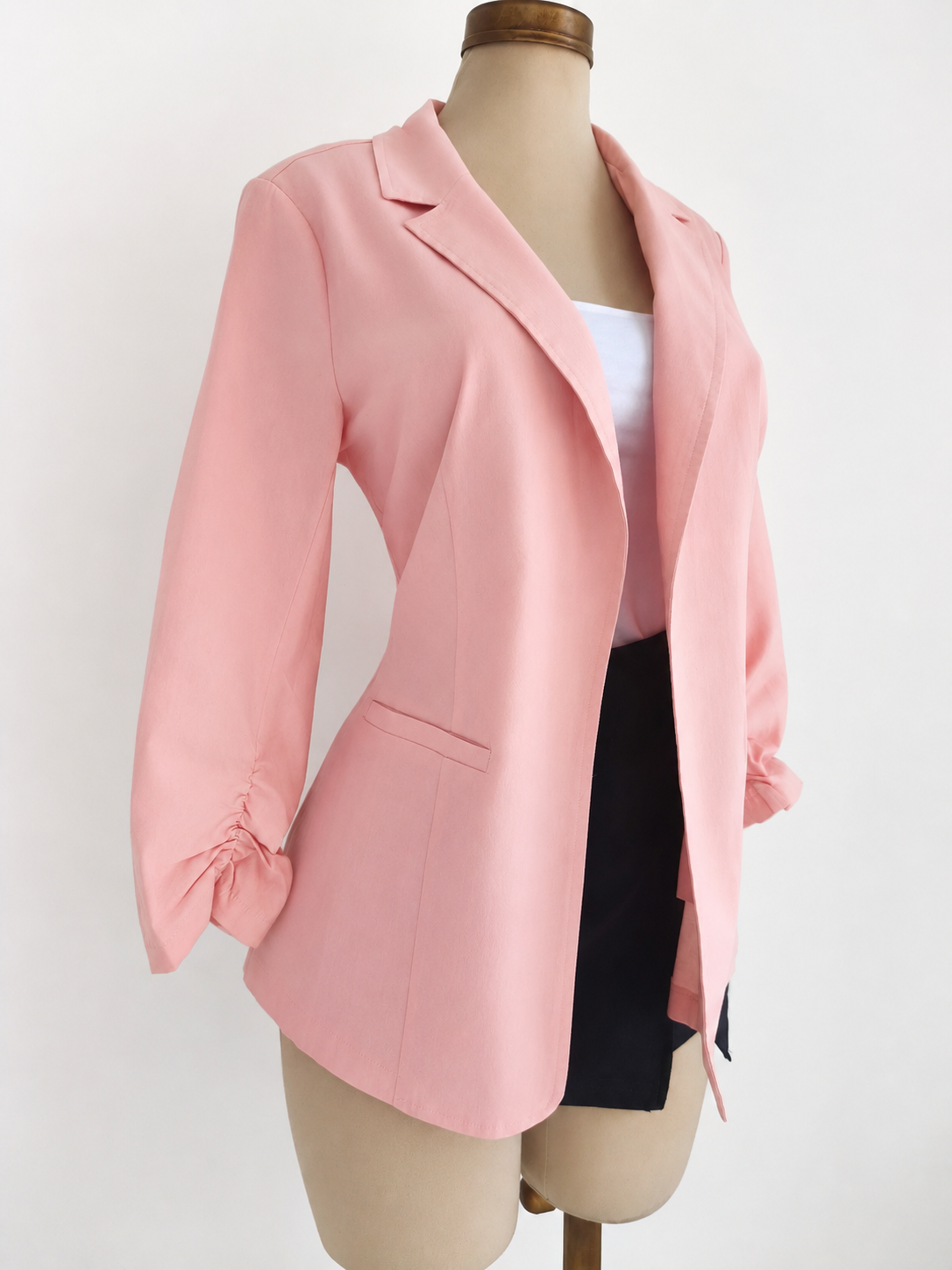 Blazer rosa de lino con mangas fruncidas - imagen 3