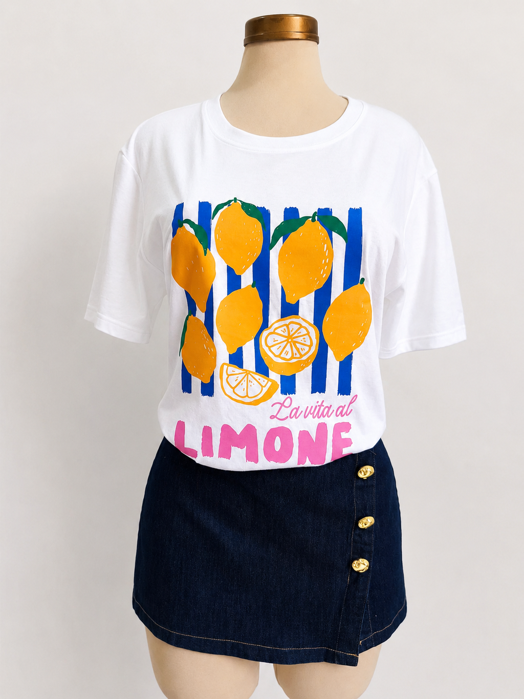 Camiseta blanca con estampado de limón