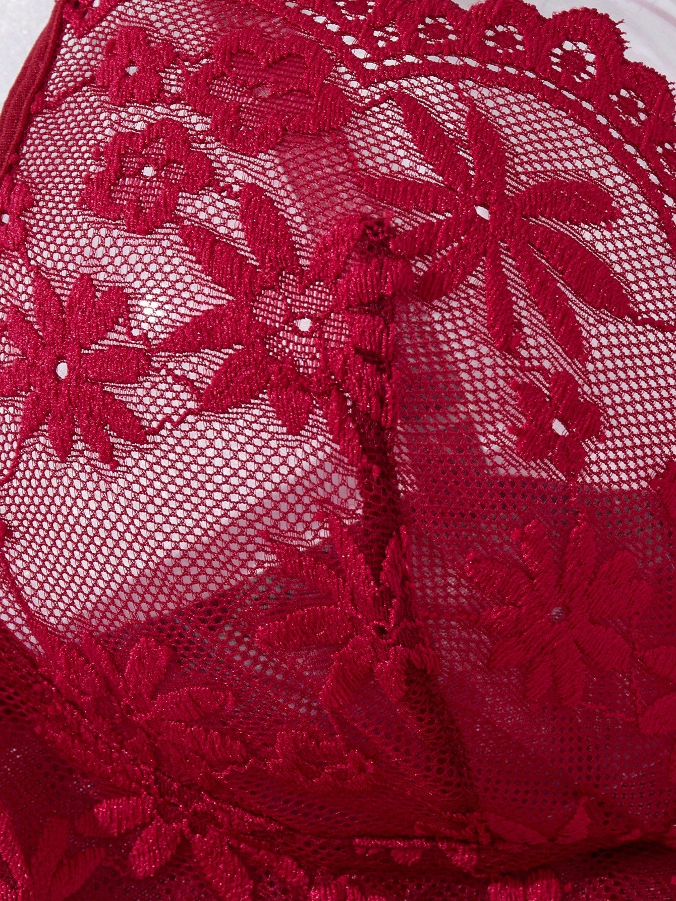Conjunto de dos piezas de lencería color vino, baby doll con hilo ajustable - imagen 4