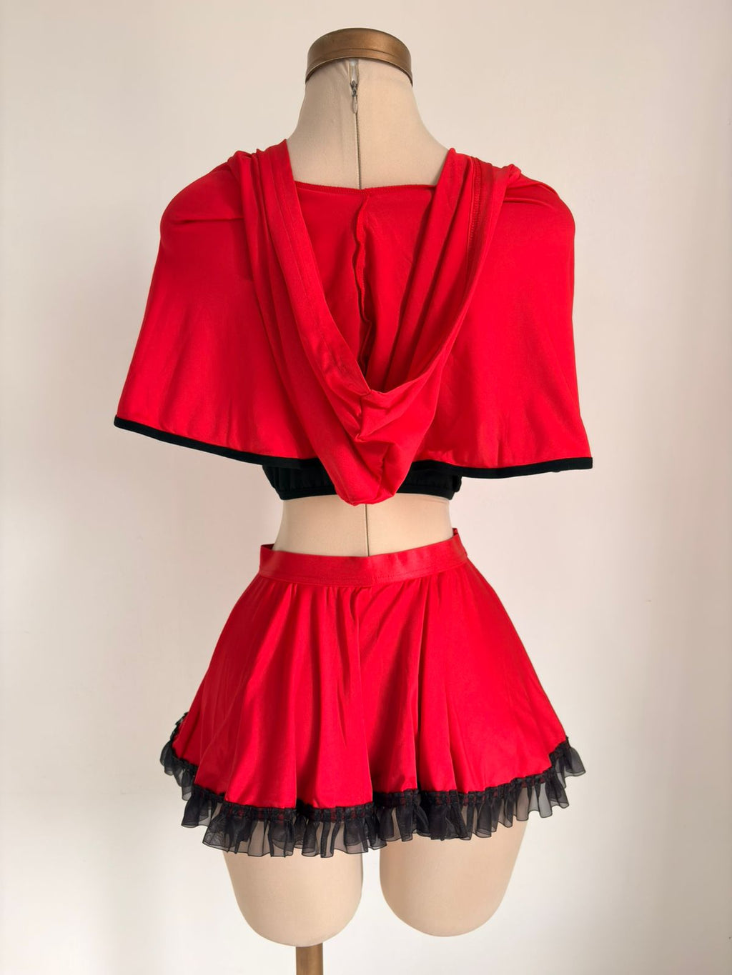 Conjunto de 3 piezas Disfraz de Caperucita Roja, capa, minifalda, rojo - imagen 2