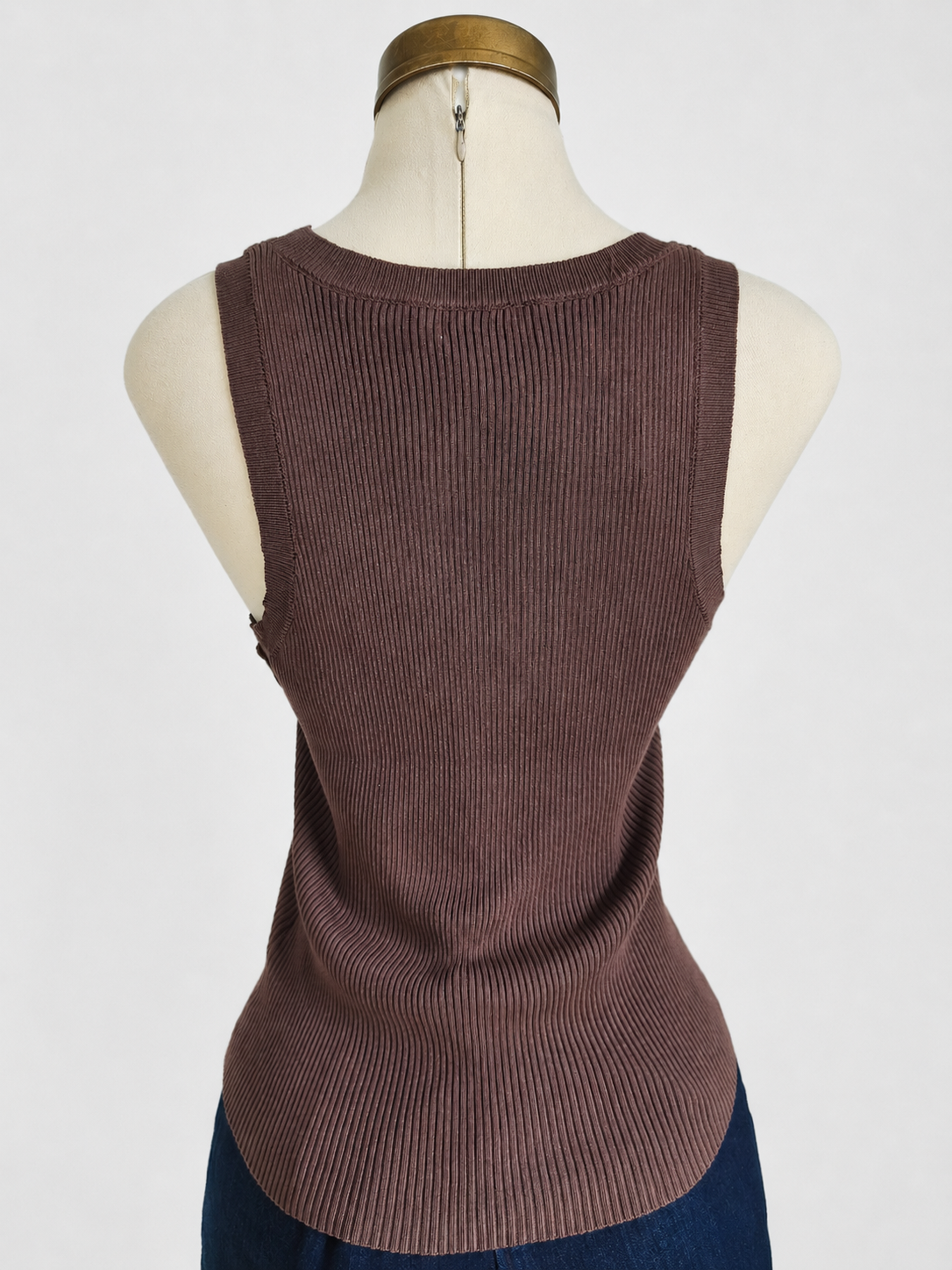 Blusa de cuello redondo de punto sin mangas - Modelo 2 - imagen 2