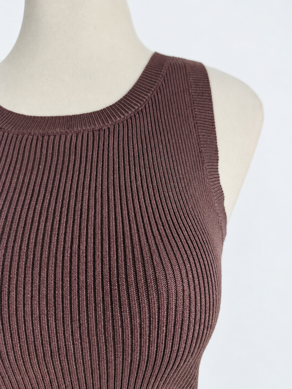 Blusa de cuello redondo de punto sin mangas - Modelo 2 - imagen 3