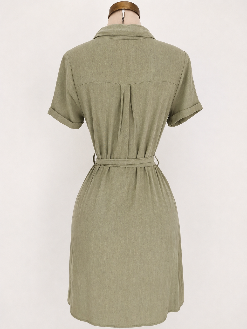 Vestido mini con cuello, botones y cinturón - imagen 2