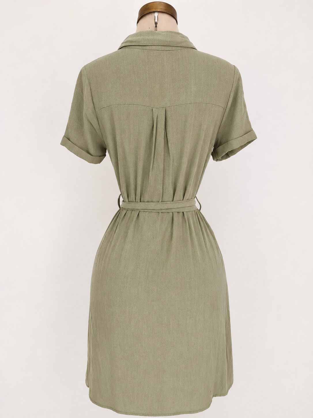 Vestido mini con cuello, botones y cinturón - imagen 2
