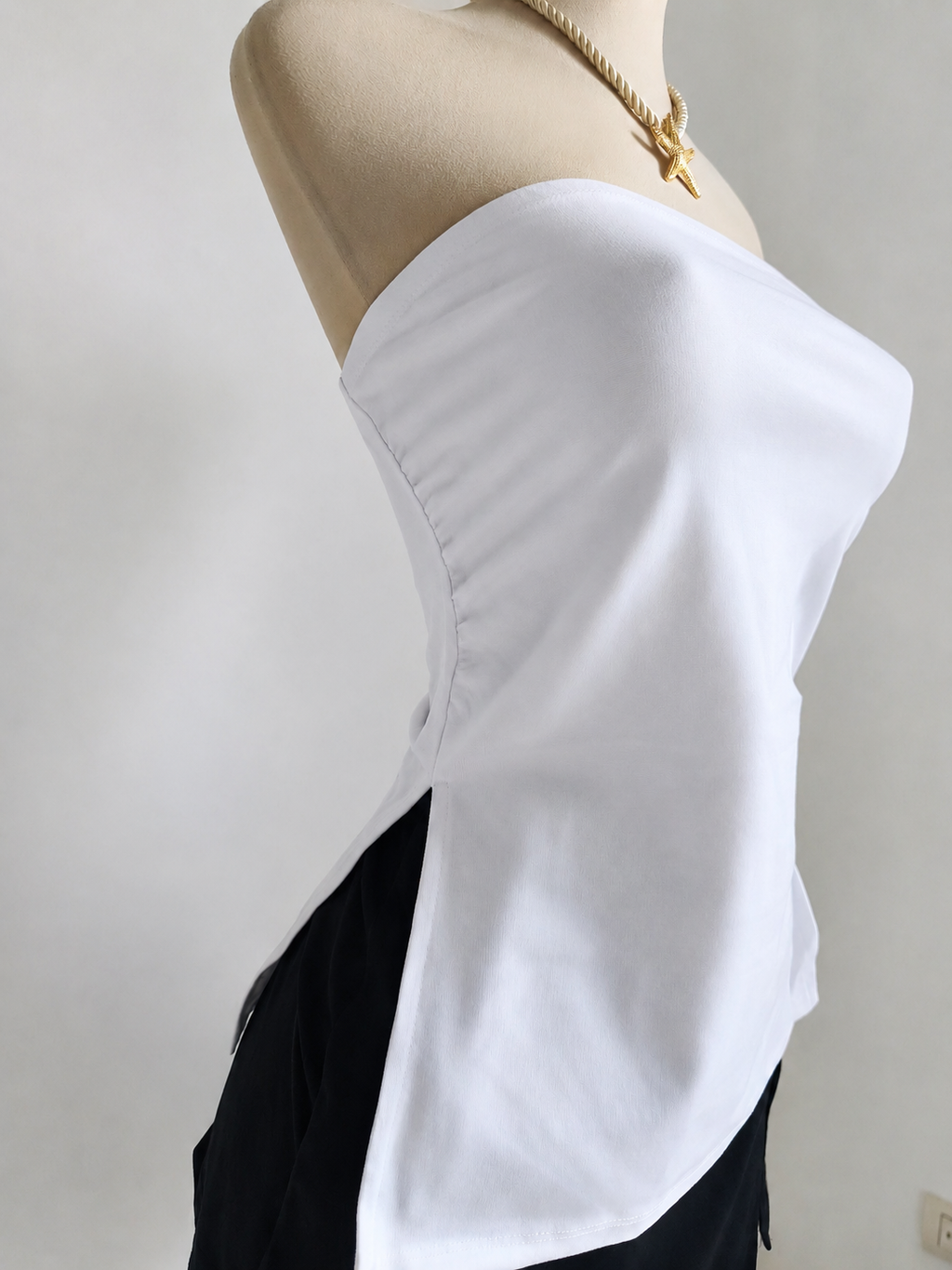 Top blanco de tubo con doble abertura - imagen 3