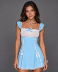 Disfraz de lencería celeste, vestido con transparencia en el pecho y detalles de lazo