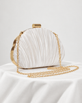 Bolso plisado de satén blanco