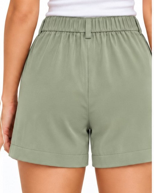Shorts de satén · Pistacho