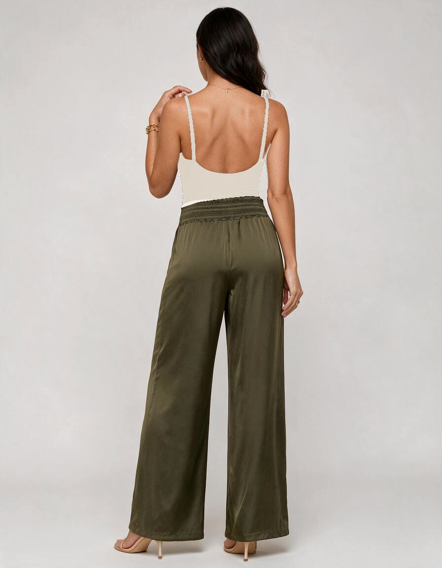Pantalón satinado de pierna ancha · Verde oliva