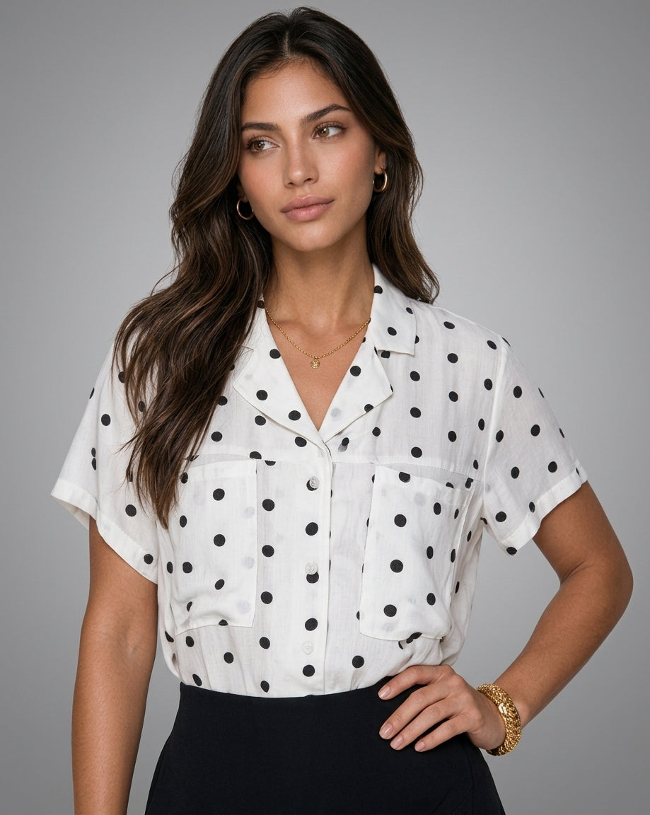 Camisa de manga corta con lunares