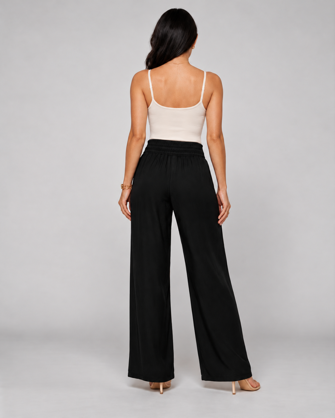 Pantalón satinado de pierna ancha · Negro
