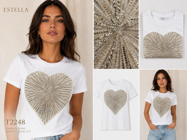 Camiseta blanca para mujer con corazón de pedrería y detalle de cristales
