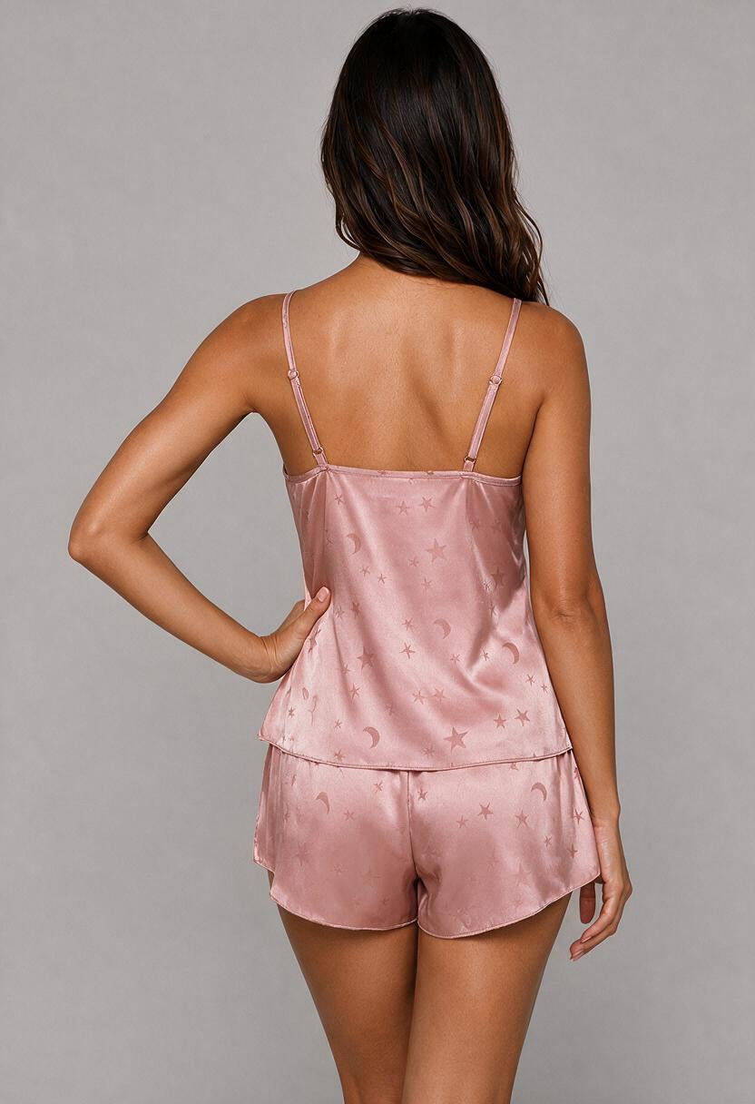 Conjunto de pijama con top de tirantes de satén y pantalones cortos