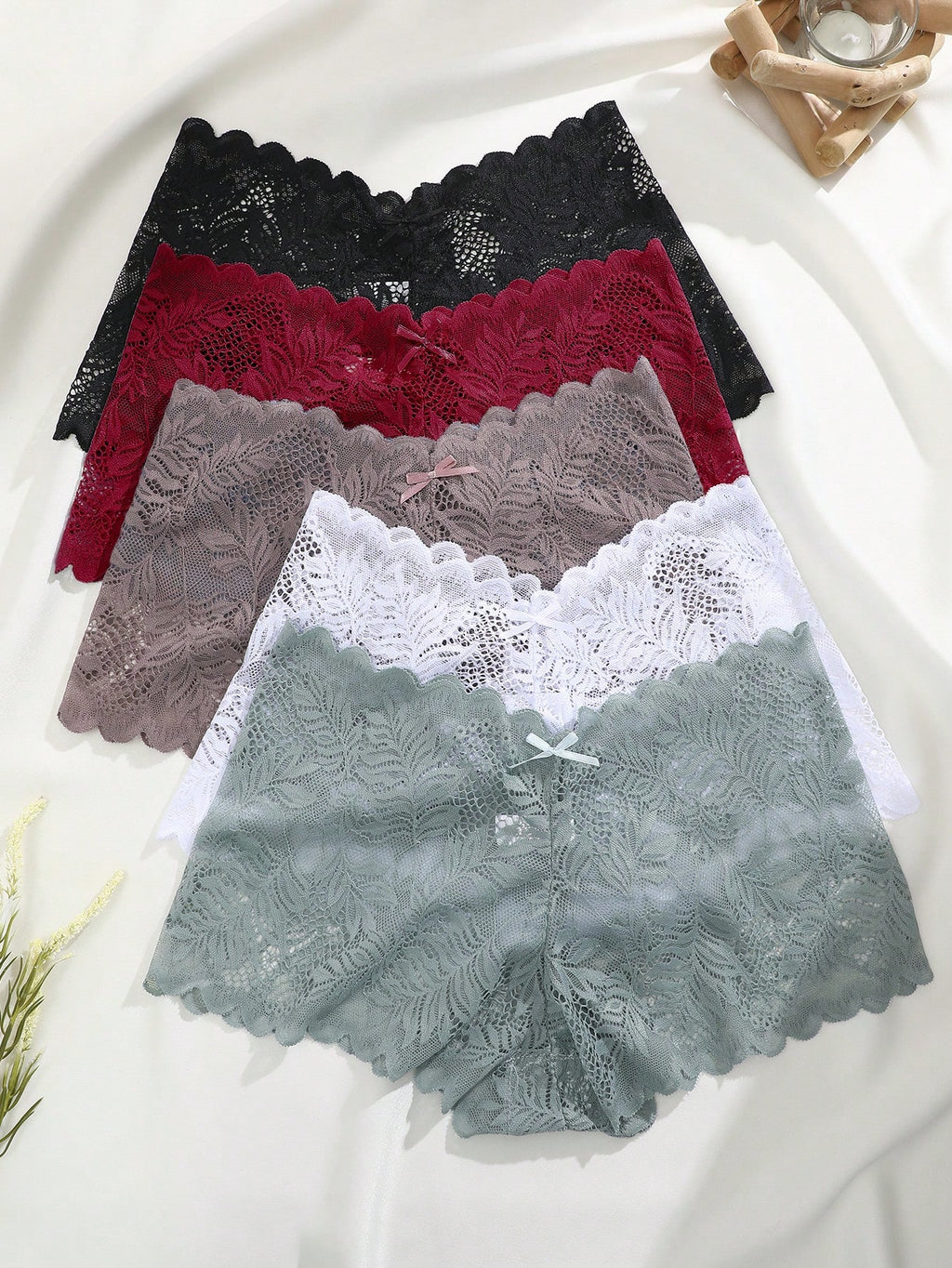 Conjunto de 5 piezas de sexys calzones de encaje para dama con patrón - imagen 4